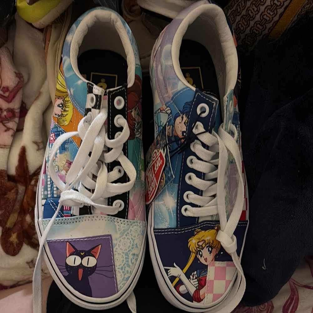 Unisex W 8.5 M 7 Vans Blue and Pink Sneakers Sailor Moon! New!